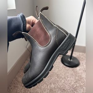 Blundstone Leather Chelsea Boot, size 4